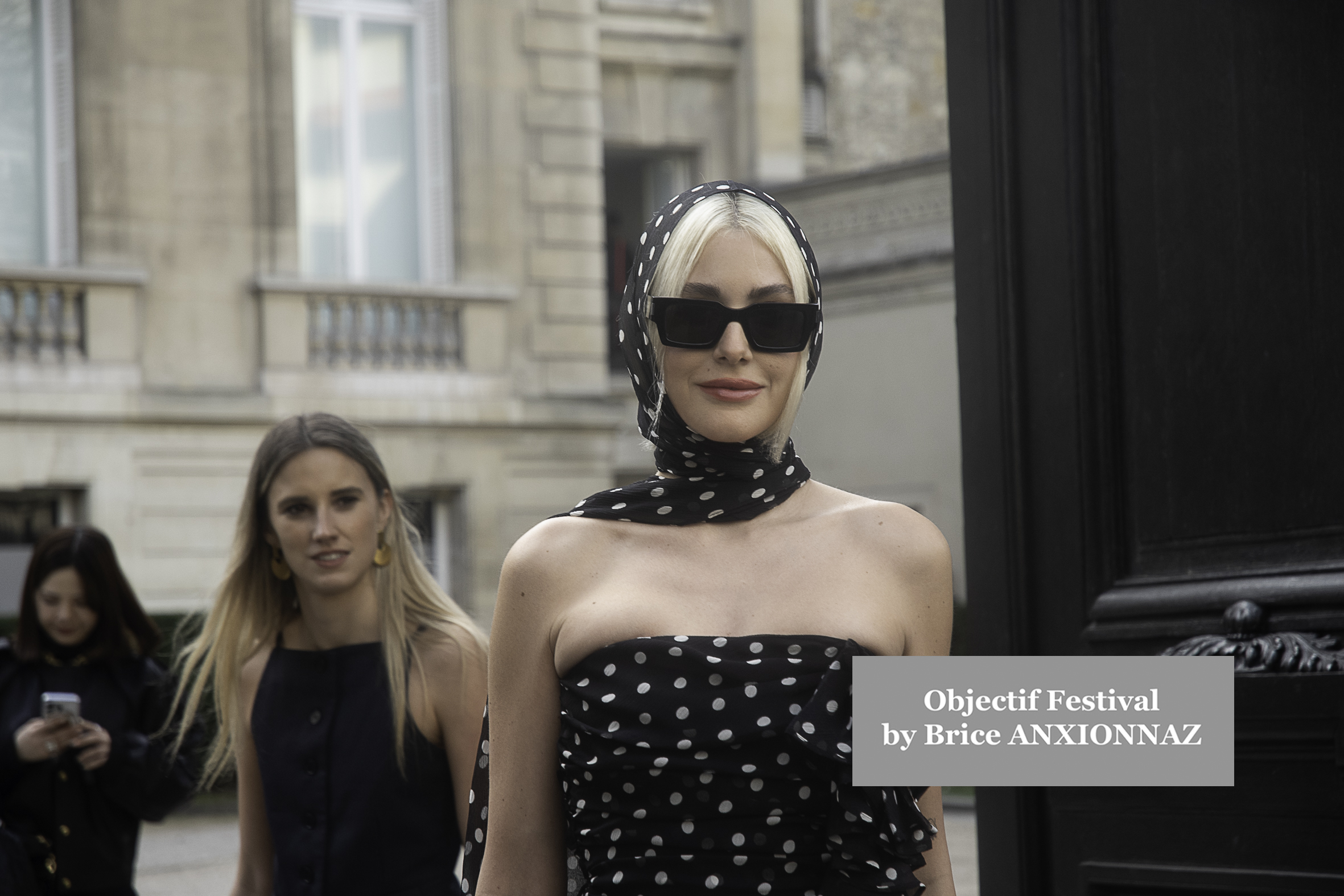 Photo streetstyle de Leonie Hanne - Streetstyle photos of guest arrivals at the Nina Ricci show lors du défilé Nina Ricci Spring 2025 à Streetstyle-photos-of-guest-arrivals-at-the-Nina-Ricci-show, Paris Fashion Week le 7 March 2025 par Brice ANXIONNAZ (Objectif Festival)